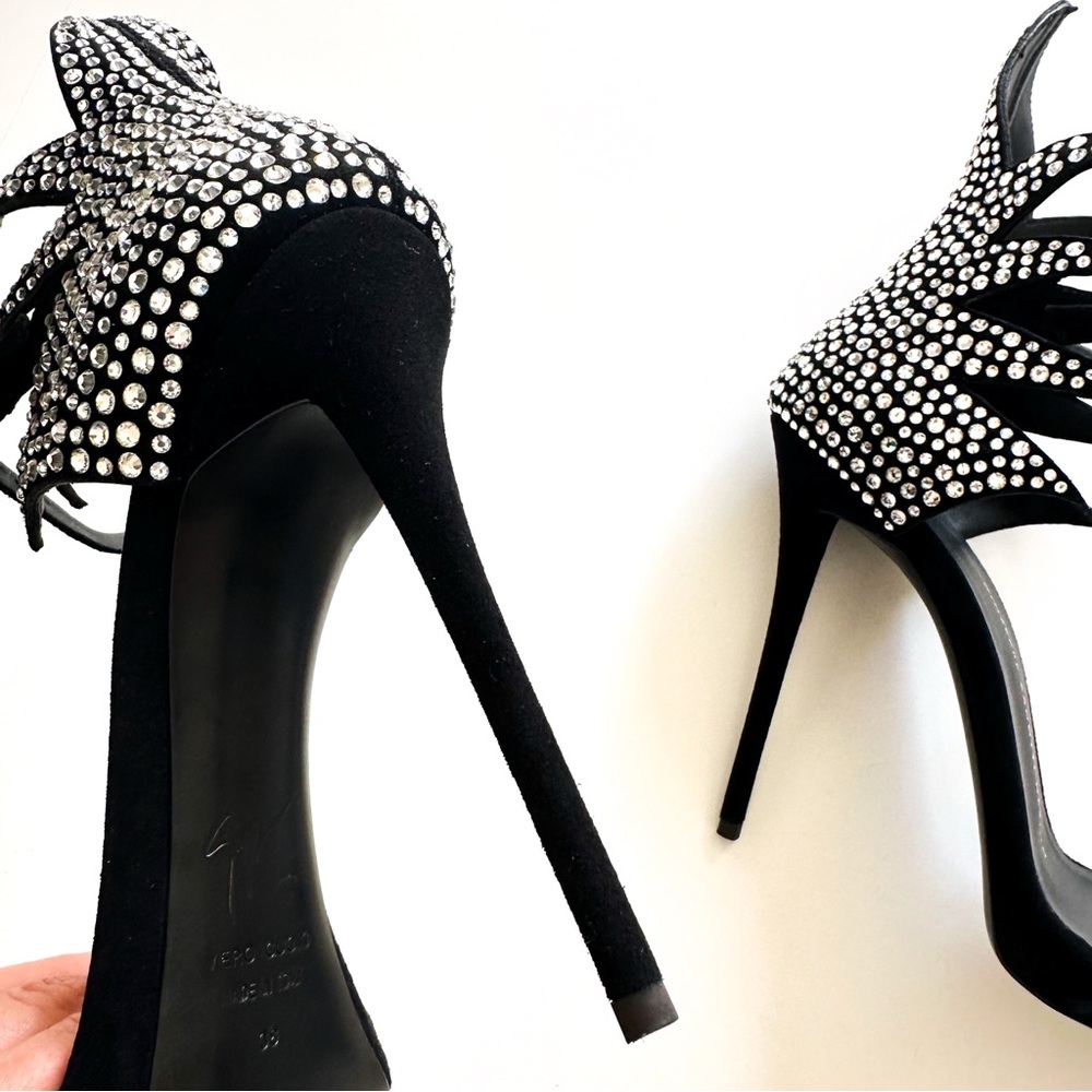 Giueseppe Zanotti Limited
Edition Starburst Rhinestone & Suede Heels Size 38 NIB - Picture 6 of 16